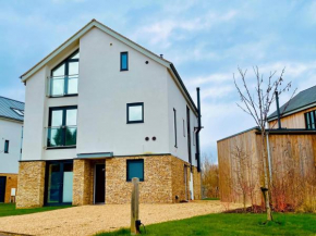 Mackintosh House ML41 HOT TUB Lakeside Spa